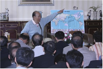 국제평화고속도로(International Peace Highway) 사인