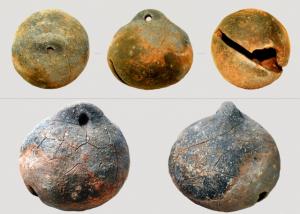 고령 5~6세기 석곽묘에서 가야 건국설화 그림이 새겨진 토제방울 나와