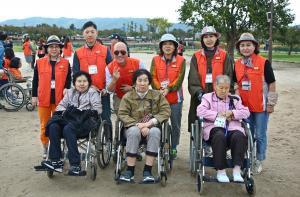 달서구 월성종합사회복지관 '제15회 정다운사람들 가을나들이' 행사 진행.